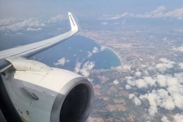 Palma Themenfoto: Corona, Urlaub, Mallorca, 22.09.2020 Blick aus dem Flugzeug auf die Bucht von Palma de Mallorca, Themenfoto: Corona, Urlaub, Mallorca - Jogi Eibner-Pressefoto Copyright: xAugstx xEibner-Pressefotox EP_jat