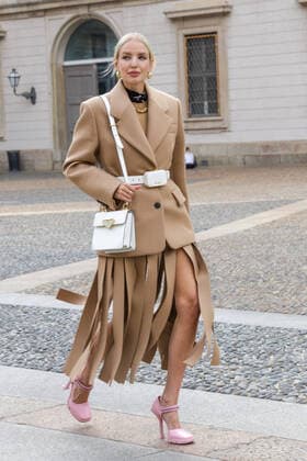 September 25, 2020, Miao, Lombardia: (INT) Milan Fashion Week. September 25, 2020, Milan, Italy : German Influencer Leonie Hanne is participating in several shows such as Max Mara, Fendi, Alberta Ferreti, Etro and Prada. Leone was doing a photographic service in front of the famous Museo del Novecento wearing a full Prada look, this Friday afternoon (25)...Credit : Thenews2 Miao - ZUMAn293 20200925_znp_n293_004 Copyright: xElianexDiottix