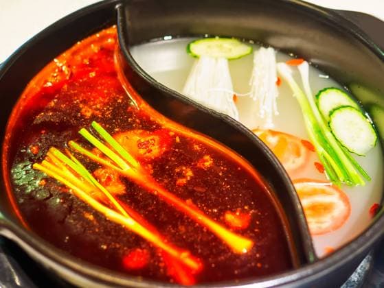 Traditional mandarin duck hotpot in Chongqing, Sichuan  825770478479343638