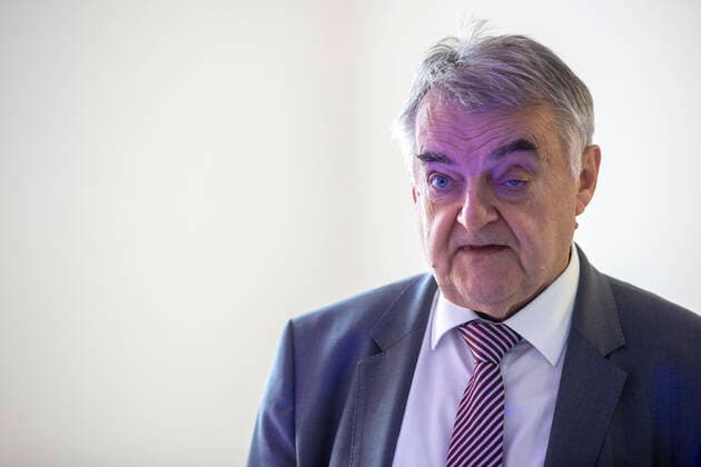 25.09.2020 , Essen , Verleihung Polizei - Award an couragierte Helfer im Polizeipräsidium Essen an der Büscherstraße 2-6. Herbert Reul , Innenminister des Landes Nordrhein-Westfalen NRW.