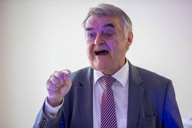 25.09.2020 , Essen , Verleihung Polizei - Award an couragierte Helfer im Polizeipräsidium Essen an der Büscherstraße 2-6. Herbert Reul , Innenminister des Landes Nordrhein-Westfalen NRW.