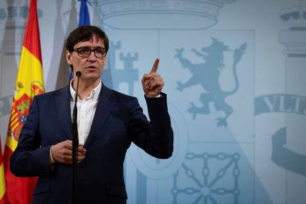 Spanish Health Minister, Salvador Illa, addresses a press conference after the Health Ministry s video-conference meeting on the follow-up of coronavirus incidence in Barcelona, Spain, 26 September 2020. Illa demanded Madrid s regional Government to review their COVID restraint measures, and suggested to extend them as, according to experts, there is a serious risk for public health. Spanish Health Minister asks Madrid to review their containment measures !ACHTUNG: NUR REDAKTIONELLE NUTZUNG!  Copyright: xEnricxFontcubertax GRAF846 20200926-637367196642456348