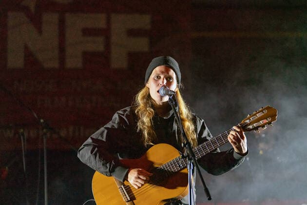 Görlitz, 25.9.2020 Im Rahmen des diesjährigen Fokus Films For Future des 17. Neiße Filmfestivals 2020 spielen Dota Kehr und Band im Kühlhaus Görlitz. Sie unterstützt mit ihren Auftritten seit langem die Bewegung Fridays for Future und setzt sich in ihren Songs u.a. aktiv mit Umweltschutz und Migration auseinander. Görlitz Deutschland