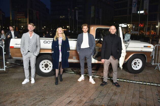 Bilder des Jahres 2020, Entertainment 09 September Entertainment Themen der Woche KW39 News Bilder des Tages Entertainment Bilder des Tages und Regisseur Anfre Erkau, l-r, Schauspieler Max Hubacher, Sinja Irslinger und Jürgen Vogel, kommt zur Premiere des Kinofilm Gott, Du kannst ein Arsch sein im Kölner Cionedom Kinostart 01.10.2020 *** and director Anfre Erkau, l r, actor Max Hubacher, Sinja Irslinger and Jürgen Vogel, comes to the premiere of the movie Gott, Du kannst ein Arsch sein in the Cionedom cinema in Cologne 01 10 2020