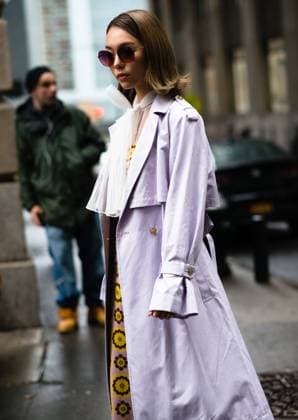 A chic showgoer attending the Kate Spade show during New York Fashion Week - Feb 8, 2019 - NYFW: Fall 2019 Street Style Day 2, New York City New York United States  Copyright: xMichellexSangsterx h_00579197
