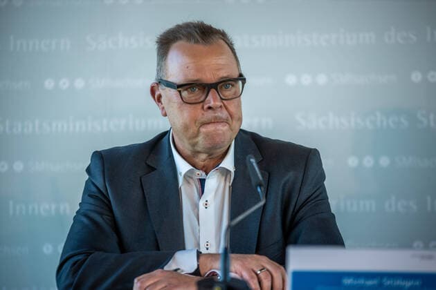 Ostdeutsche Innenminister treffen sich zu Sicherheitskonferenz in Leipzig Die Innenminister von Sachsen, Sachsen-Anhalt, Thüringen und Brandenburg sowie der Innenstaatssekretär von Berlin treffen sich in Leipzig, um über verschiedene Sicherheitsthemen zu beraten. Dabei geht es unter anderem um ein gemeinsames Vorgehen gegen Rechtsextremismus und um die engere Zusammenarbeit im Bereich Verfassungsschutz. Abschluss PK, Michael Stübgen, Innenminister Brandenburg CDU