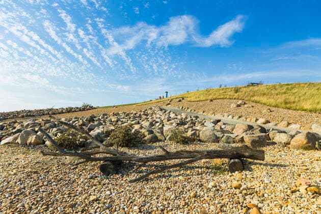 Findlingspark Nochten Der Lausitzer Findlingspark Nochten ist ein etwa 20 Hektar großer Landschaftsgarten südwestlich von Weißwasser in der Oberlausitz. Er entstand nordöstlich von Nochten in den Jahren 2000 bis 2003 auf der Rekultivierungsfläche des Braunkohletagebaues Nochten. Boxberg Sachsen GERMANY *** Findlingspark Nochten The Lusatian Findlingspark Nochten is an approximately 20 hectare landscape garden southwest of Weißwasser in Upper Lusatia It was created northeast of Nochten in the years 2000 to 2003 on the recultivation area of the Nochten open-cast lignite mine Boxberg Saxony GERMANY