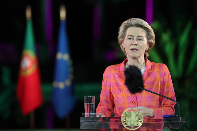 (200929) -- LISBON, Sept. 29, 2020 -- European Commission President Ursula von der Leyen speaks during a press conference after meeting with Portuguese Prime Minister Antonio Costa in Lisbon, Portugal, on Sept. 28, 2020. (Photo by Xinhua) PORTUGAL-EUROPEAN COMMISSION-PRESIDENT-VISIT PedroxFiuza 