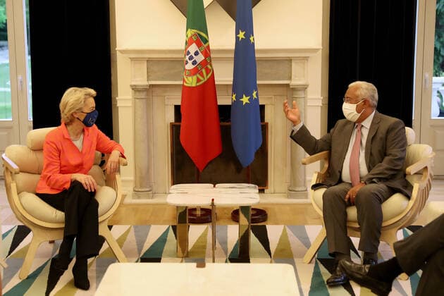 (200929) -- LISBON, Sept. 29, 2020 -- Portuguese Prime Minister Antonio Costa (R) speaks with European Commission President Ursula von der Leyen during their meeting in Lisbon, Portugal, on Sept. 28, 2020. (Photo by Xinhua) PORTUGAL-EUROPEAN COMMISSION-PRESIDENT-VISIT PedroxFiuza 