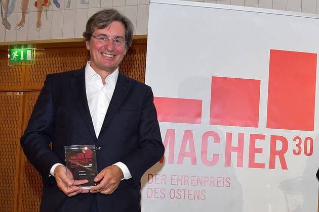 Preisverleihung Macher des Ostens 2020 Preistraeger Wirtschaft, Rainer Glaess, GK Software SE (Schöneck, Sachsen) Festakt zur Preisverleihung, Macher (Ehrenpreis) des Ostens in Berlin am 29.09.2020