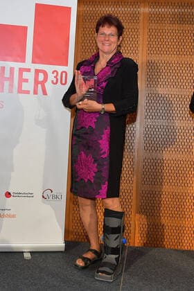 Preisverleihung Macher des Ostens 2020 Preistraeger Wirtschaft, Dr. Ute Bergner (VACOM Vakuum Kompo-nenten & Messtechnik GmbH, Großloebichau, Thueringen) Festakt zur Preisverleihung, Macher (Ehrenpreis) des Ostens in Berlin am 29.09.2020