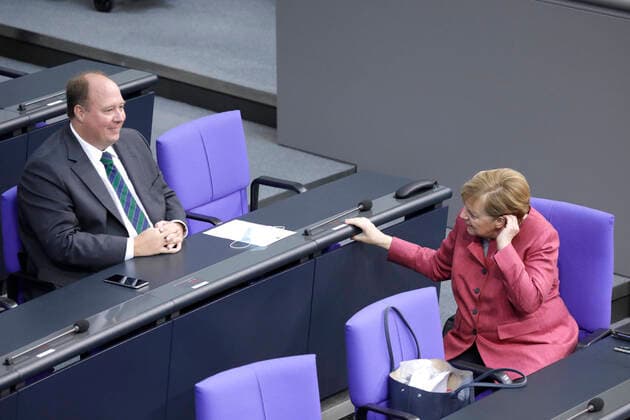 Helge Braun, Chef des Bundeskanzleramtes, Angela Merkel, Bundeskanzlerin, CDU, Generaldebatte zum Bundeshaushalt im Deutschen Bundestag, DEU, Berlin, 30.09.2020