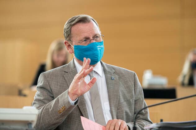 News Bilder des Tages 24. PLENARSITZUNG IM THÜRINGER LANDTAG 30 09 2020 - Erfurt: Ministerpräsident Bodo Ramelow (DIE LINKE) in der 24. Plenarsitzung des Thüringer Landtags in der 7. Wahlperiode am 30. September 2020. _________________
