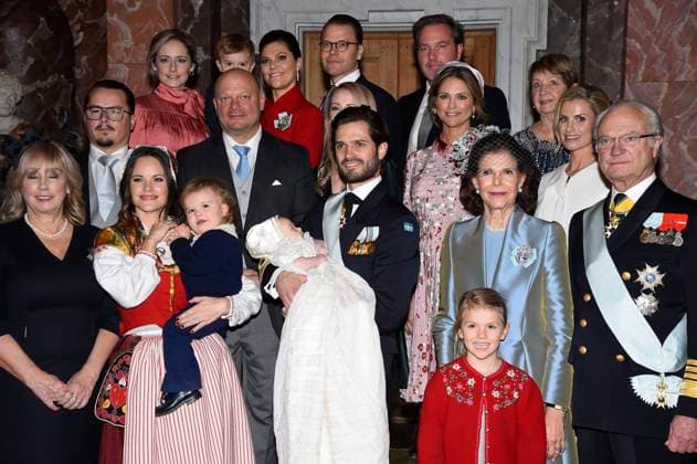 Marie Hellqvist, princess Sofia, prince Alexander, prince Gabriel, prince Carl Philip, princess Estelle, queen Silvia, king Carl XVI Gustaf, Oscar Kylberg, Thomas de Toledo Sommerlath, Sara Hellqvist, princess Madeleine, Carolina Pihl, Lina Frejd, prince Oscar, crown princess Victoria, prince Daniel, Christopher O Neill, Britt Rotman Prince Gabriel s christening, Drottningholm Palace Chapel, 2017-12-01 (c) Karin Törnblom IBL Prins Gabriels dop, Drottningholms slottskyrka, 2017-12-01 Stockholm Sverige kungahus Sverige x2377x *** Marie Hellqvist, Princess Sofia, Prince Alexander, Prince Gabriel, Prince Carl Philip, Princess Estelle, Queen Silvia, King Carl XVI Gustaf, Oscar Kylberg, Thomas de Toledo Sommerlath, Sara Hellqvist, Princess  Copyright: xKarinxTörnblom TTx Prince Gabriel s christening, Drottningholm Palace Chapel, 2017-