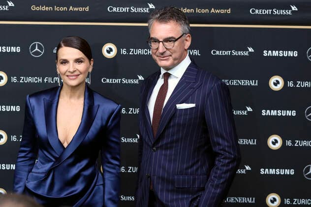 Juliette Binoche und Christian Jungen bei der Premiere des Kinofilms La bonne Ã pouse und der Verleihung des ZFF Golden Icon Award auf dem 16. Zurich Film Festival 2020 im Kino Corso. Zürich, 30.09.2020