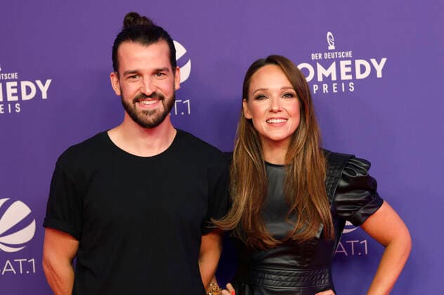 David Kebekus mit Schwester Carolin Kebekus bei der Verleihung des 24. Deutschen Comedypreises 2020 in Brainpool TV Studio Köln-Mülheim. Köln, 02.10.2020