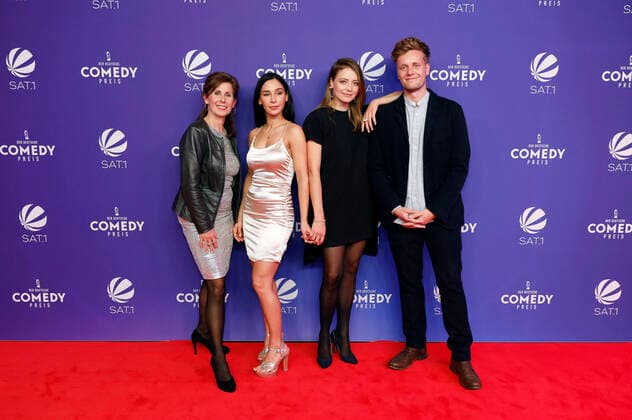 Nicole Kersten, Yasemin Cetinkaya, Hanna Plaß und Holger Stockhaus bei der Verleihung des 24. Deutschen Comedypreises 2020 im Brainpool TV Studio Köln-Mülheim. Köln, 02.10.2020