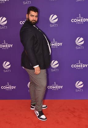 Comedian Faisal Kawusi kommt zur Verleihung des Deutschen Comedypreises 2020