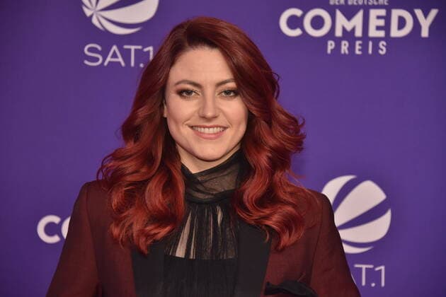 Comedian Tahnee Schaffarczyk kommt zur Verleihung des Deutschen Comedypreises 2020