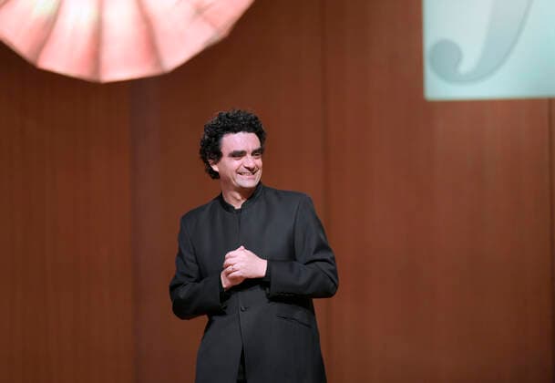 03.10.2020, Klassikfestival Bad Wörishofen, Festival der Nationen 2020 im Kurhaus Bad Wörishofen im Allgäu, Gala-Konzert mit Rolando Villazon, Tenor mit Xavier de Maistre, an der Harfe. 03.10.2020, Klassikfestival Bad Wörishofen 03.10.2020, Klassikfestival Bad Wörishofen