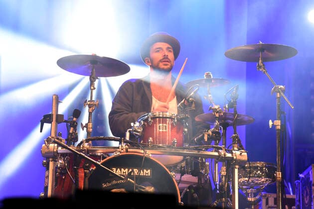 Max Alberti von Jamaram meets Jahcoustix live beim Sommer in der Stadt Open Air auf der Sommerbühne im Olympiastadion. München, 03.10.2020