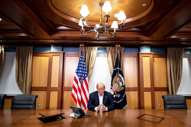 Bilder des Jahres 2020, News 10 Oktober News Themen der Woche KW40 News Bilder des Tages October 4, 2020, Bethesda, Maryland, USA: In this photo released by the White House, United States President Donald J. Trump participates in a phone call with US Vice President Mike Pence, US Secretary of State Mike Pompeo, and Chairman of the Joint Chiefs of Staff Gen. Mark Milley, Sunday, October 4, 2020, in his conference room at Walter Reed National Military Medical Center in Bethesda, Maryland. Not shown in the photo also in the room on the call is Chief of Staff Mark Meadows. .Mandatory Credit: Tia Dufour White House via CNP Bethesda USA - ZUMAs152 20201004_zaa_s152_031 Copyright: xTiaxDufourx-xWhitexHousexViaxCnpx