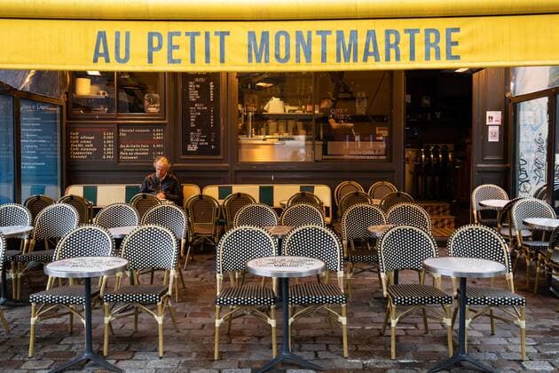 News Bilder des Tages Paris, France, October 5, 2020 - Illustration of bars and cafes the day before closing in the Montmartre neighborhood.  Copyright: xAlexisxSciardx