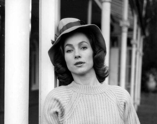 SHIRLEY ANNE FIELD British actor SHIRLEY ANNE FIELD Date: 1938. Strictly editorial use only in conjunction with the promotion of the film. Credit line mandatory. This image is copyright of the film company and is supplied under the terms of issue as film still. No commercial or book cover use permitted without prior consent from the film company.  Mandatory credit line: Image courtesy Ronald Grant Archive Mary Evans