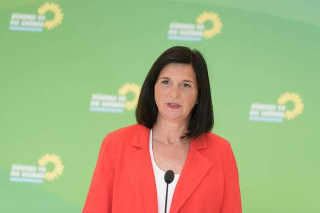 News Bilder des Tages Berlin, Pressekonferenz Fraktion Bündnis 90 Die Grünen Deutschland, Berlin - 06.10.2020: Im Bild ist Katrin Göring-Eckardt (Bündnis 90 Die Grünen) während der Pressekonferenz der Fraktion im deutschen Bundestag zu sehen. Berlin Bundestag Berlin Deutschland *** Berlin, Press Conference Parliamentary Group Alliance 90 The Greens Germany, Berlin 06 10 2020 The picture shows Katrin Göring Eckardt Alliance 90 The Greens during the press conference of the parliamentary group in the German Bundestag Berlin Bundestag Berlin Germany
