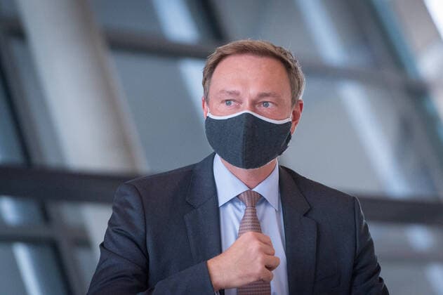 Berlin, Pressekonferenz der FDP Fraktion Deutschland, Berlin - 06.10.2020: Im Bild ist Christian Lindner (Bundesvorsitzender FDP) vor der Pressekonferenz der Fraktion im deutschen Bundestag zu sehen. Berlin Bundestag Berlin Deutschland
