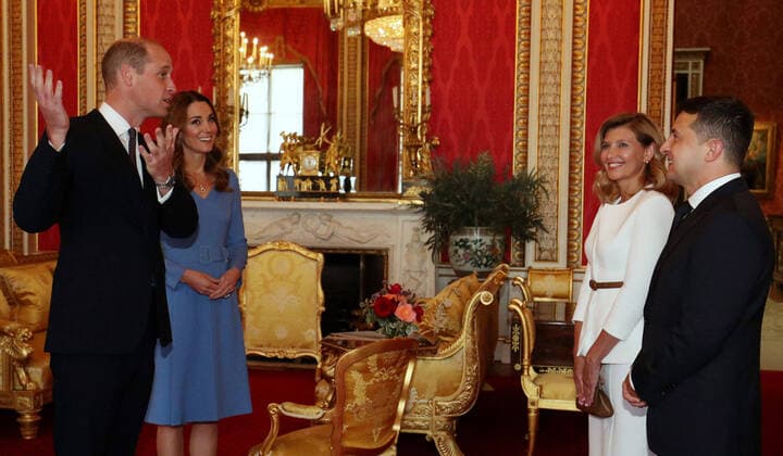 Bilder des Jahres 2020, Entertainment 10 Oktober Entertainment Themen der Woche KW41 Entertainment Bilder des Tages . 07 10 2020. London, United Kingdom. Prince William and Kate Middleton, the Duke and Duchess of Cambridge, meet the President of Ukraine, Volodymyr Zelenskyy, and his wife, Olena, during an audience at Buckingham Palace in London. The President is on a two day official visit to Britain  xPoolx xi-Imagesx IIM-21682-0003