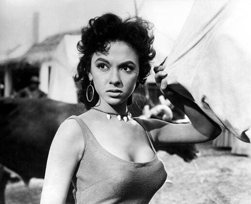 UNTAMED RITA MORENO UNTAMED Date: 1955  Mandatory credit line: Image courtesy C20TH FOX TWENTIETH CENTURY FOX Ronald Grant Archive Mary Evans