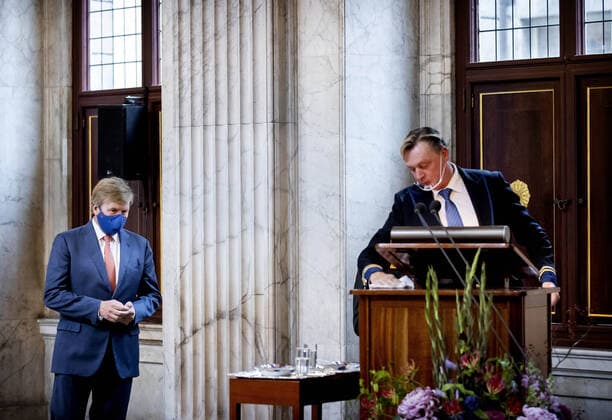 08-10-2020 Amsterdam King Willem-Alexander during the Royal award for modern painting 2020, Koninklijke Prijs voor Vrije Schilderkunst, at the Royal Palace in Amsterdam. The award is 9.000 euro  Copyright: xPPE NIEBOERx