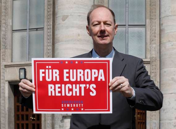 Die PARTEI Die PARTEI startet den EU-Wahlkampf mit dem Vorsitzenden Martin Sonneborn, am 23.04.2019. Berlin Berlin Deutschland