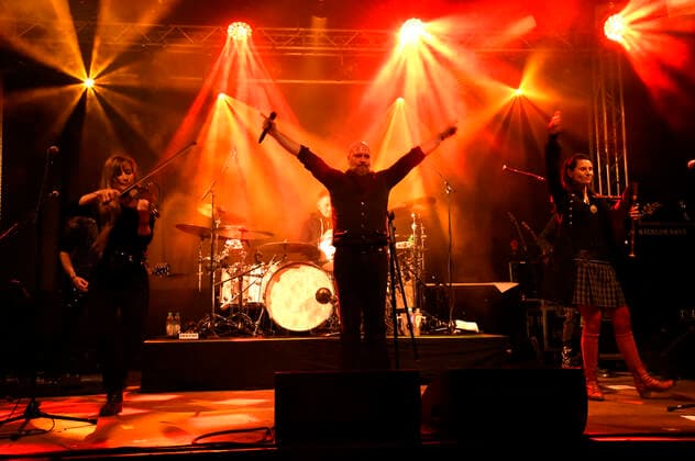 Schandmaul live beim Backstage Kultursommer in der Stadt in der Backstage-Arena. München, 09.10.2020