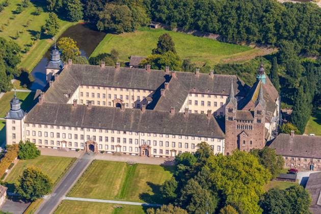 Luftbild, UNESCO Weltkulturerbe Schloss Corvey, Höxter, Ostwestfalen-Lippe, OWL, Nordrhein-Westfalen, Deutschland !ACHTUNGxMINDESTHONORARx60xEURO!