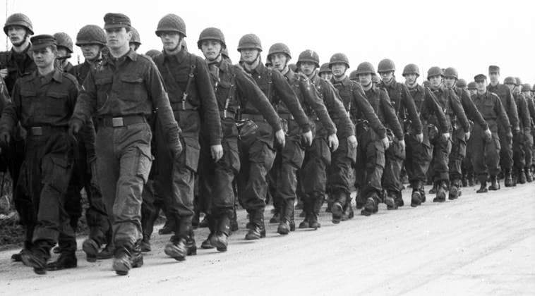 Grundausbildung der Wehrpflichtigen1965 DEU, Deutschland, Bergen: Die Grundausbildung der Wehrpflichtigen im Jahre 1965 in einer Kaserne in Dortmund und auf einem Truppenübungsplatz in der Lueneburger Heide. DEU, Germany, Bergen: The basic training of conscripts in 1965 in a barracks in Dortmund and on a military training area in the Lueneburger Heide. NRW *** Basic training of conscripts in 1965 DEU, Germany, Bergen The basic training of conscripts in 1965 in a barracks in Dortmund and on a military training area in the Lueneburger Heide DEU, Germany, Bergen The basic training of conscripts in 1965 in a barracks in Dortmund and on a military training area in the Lueneburger Heide NRW