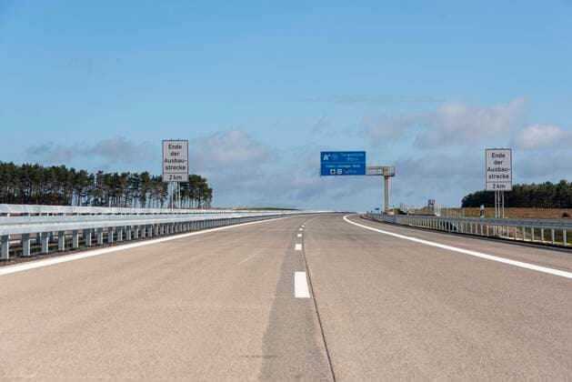 Leere Autobahn, Neubau der Nordverlängerung der A14, Dolle, Sachsen-Anhalt, Deutschland, Europa Copyright: imageBROKER/StephanxSchulz iblssz05867038.jpg