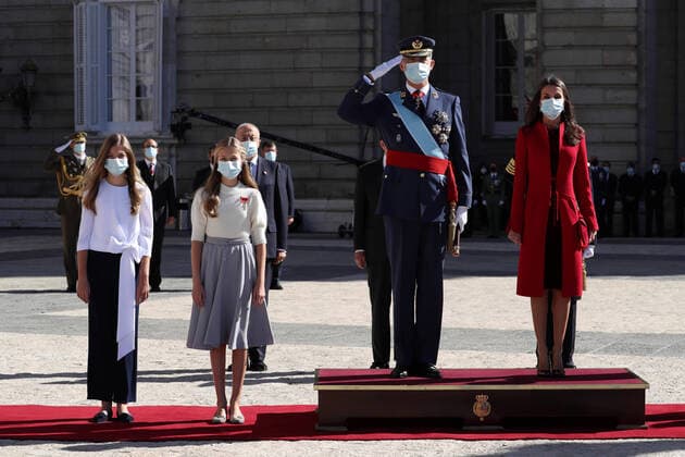 Bilder des Jahres 2020, Entertainment 10 Oktober Entertainment Themen der Woche KW42 Entertainment Bilder des Tages 12-10-2020 Madrid Queen Letizia and Princess Leonor and Princess Sofia and King Felipe attend the military parade during Spain’s national day in Madrid. This year the event is a tribute of those fighting against Covid-19.  Copyright: xPPEx