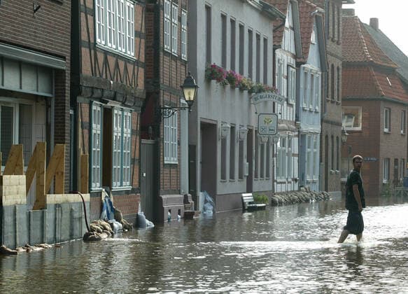 Hitzacker, Niedersachsen, Hochwasser, aufgenommen am 22. August 2002. *** Hitzacker, Lower Saxony, flood, recorded on 22 August 2002