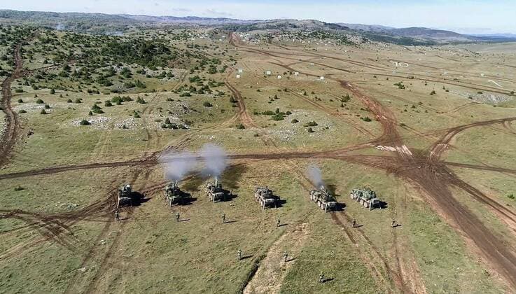 On 10 October, 2020, the Serbian Army held a live-fire joint tactical exercise entitled Joint Action 2020 . About 2,800 members of the Serbian Army and the Ministry of Defence, more than 150 combat and non-combat vehicles and systems and about 40 aircraft took part in the exercise. A large number of modernised assets and assets developed by the defence industry acted together for the first time in such an exercise. The exercise presented a part of the capabilities of the Serbian Army units, Air Force and Air Defence with a combat group from the Land Army and the 72nd Special Operations Brigade and the 63rd Parachute Brigade. Where: Serbia When: 10 Oct 2020 Credit: Ð?Ð¸Ð½Ð¸ÑÑ?Ð°ÑÄÑÑ?Ð²Ð¾ Ð¾Ð Ð±ÑÄÐ°Ð½Ðµ Ð¸ Ð?Ð¾Ñ?ÑÐºÐ° Ð¡ÑÄÐ±Ð¸Ñ?Ðµ Co Copyright: xx 40936947 EDITORIAL USE ONLY. NOT FOR USE BY NEWSPAPERS BASED IN THE UK.