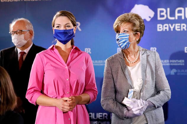 Judith Gerlach und Carolin Reiber bei der Verleihung des 32. Bayerischen Fernsehpreises 2020 in der Residenz München. München, 14.10.2020