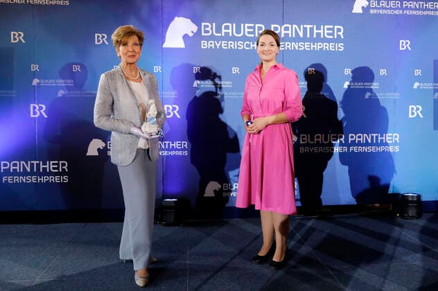 Carolin Reiber und Judith Gerlach bei der Verleihung des 32. Bayerischen Fernsehpreises 2020 in der Residenz München. München, 14.10.2020