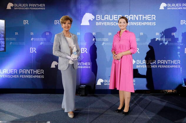Carolin Reiber und Judith Gerlach bei der Verleihung des 32. Bayerischen Fernsehpreises 2020 in der Residenz München. München, 14.10.2020