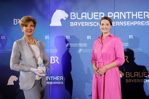 Carolin Reiber und Judith Gerlach bei der Verleihung des 32. Bayerischen Fernsehpreises 2020 in der Residenz München. München, 14.10.2020