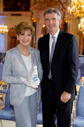 Carolin Reiber mit Sohn Marcus Luitpold bei der Verleihung des 32. Bayerischen Fernsehpreises 2020 in der Residenz München. München, 14.10.2020