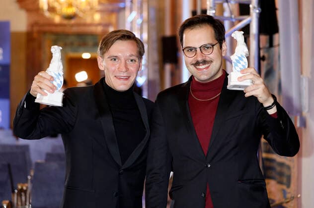 Jonas Nay und David Grabowski bei der Verleihung des 32. Bayerischen Fernsehpreises 2020 in der Residenz München. München, 14.10.2020