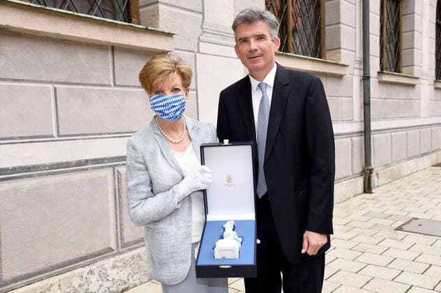 Carolin Reiber mit Sohn Marcus Luitpold bei der Verleihung des 32. Bayerischen Fernsehpreises 2020 in der Residenz München. München, 14.10.2020