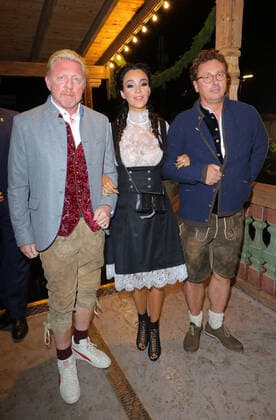 Oktoberfest 17.09.2016 Boris Becker + Verona Pooth + Bernhard Fritsch (Starclub Inc.) auf dem Oktoberfest, der Wiesn, im Festzelt - Kaefers Wiesn Schaenke - auf dem Festgelaende Theresienwiese, Muenchen - 17.09.2016 - *** Oktoberfest 17 09 2016 Boris Becker Verona Pooth Bernhard Fritsch Starclub Inc at the Oktoberfest, the Wiesn, in the marquee Kaefers Wiesn Schaenke on the festival grounds Theresienwiese, Munich 17 09 2016