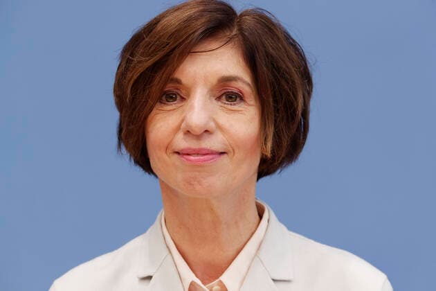 Jutta Allmendinger 2020-10-15, Berlin, Deutschland - Bundespressekonferenz - Prominente Frauen setzen sich für mehr Frauen in Führungspositionen in Wirtschaft, Wissenschaft, Gesellschaft, Kultur und Sport ein. Im Bild Prof. Dr. Jutta Allmendinger, PhD, Präsidentin des Wissenschaftszentrums Berlin für Sozialforschung WZB. *** Jutta Allmendinger 2020 10 15, Berlin, Germany Federal Press Conference Prominent women campaign for more women in leading positions in business, science, society, culture and sports In the picture Prof Dr Jutta Allmendinger, PhD, President of the Social Science Research Center Berlin WZB